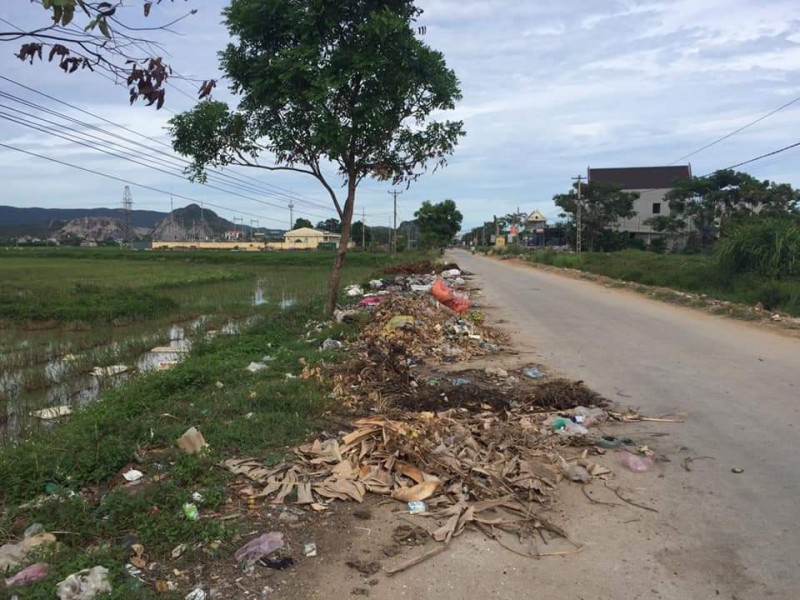 Quỳnh Vinh giải tỏa 2 bãi rác tạm, đưa vào quản lý đoạn đường: Xanh, sạch, nở hoa